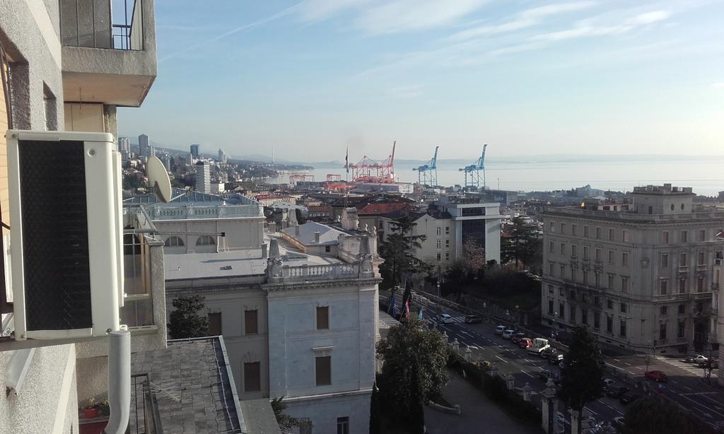 Apartment Moni Rijeka Luaran gambar